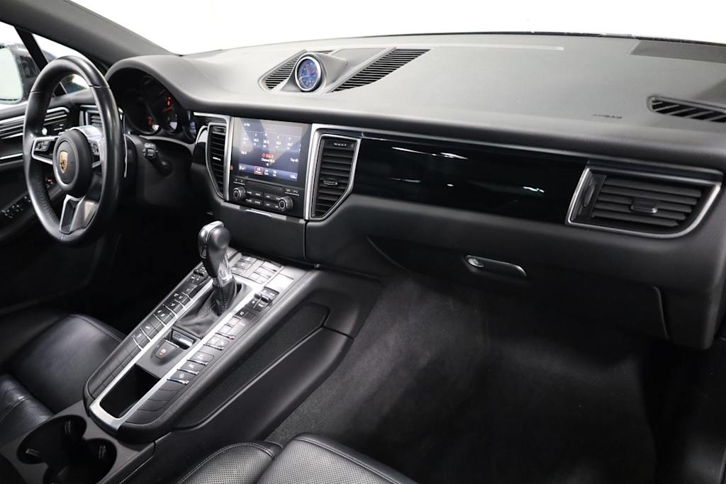 Thumbnail: 2018 Porsche Macan - 9