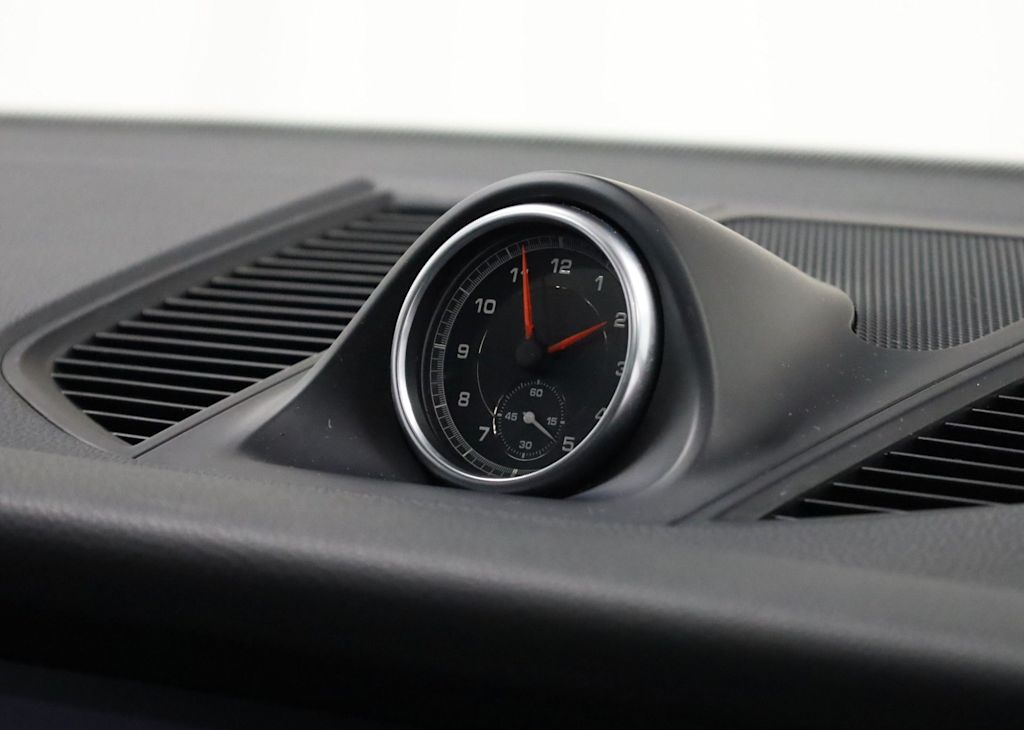 Thumbnail: 2018 Porsche Macan - 31