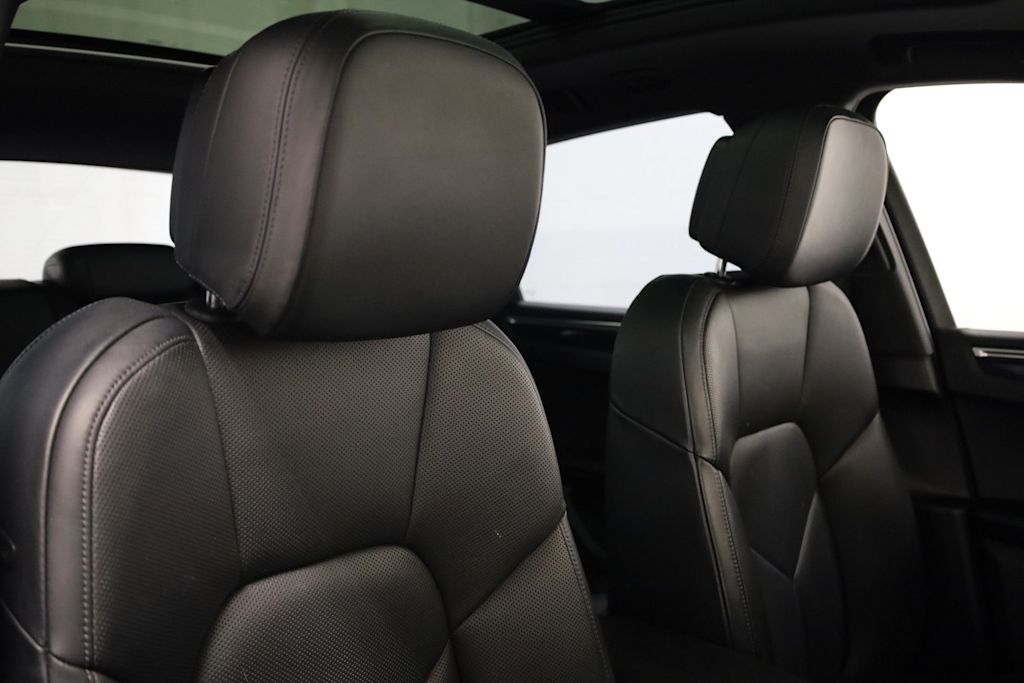 Thumbnail: 2018 Porsche Macan - 30