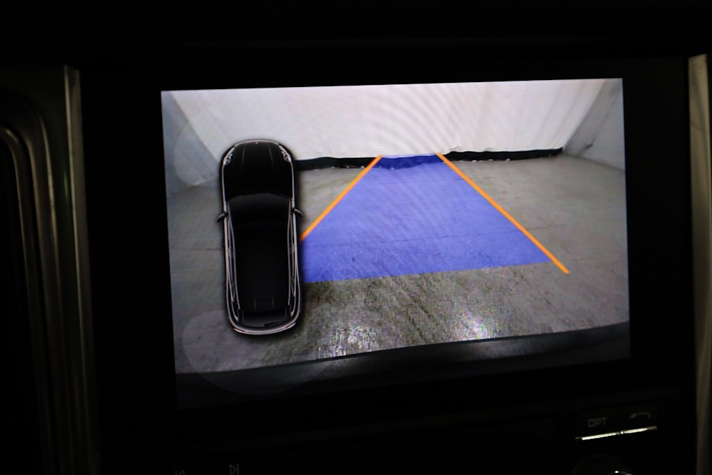 Thumbnail: 2018 Porsche Macan - 37