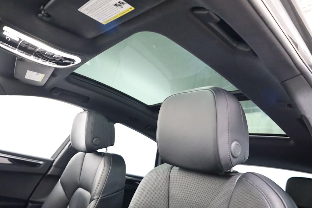 Thumbnail: 2018 Porsche Macan - 29