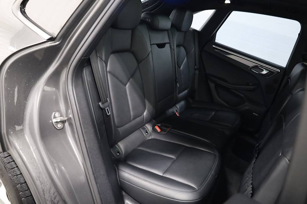 Thumbnail: 2018 Porsche Macan - 39