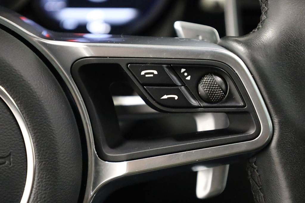 Thumbnail: 2018 Porsche Macan - 33