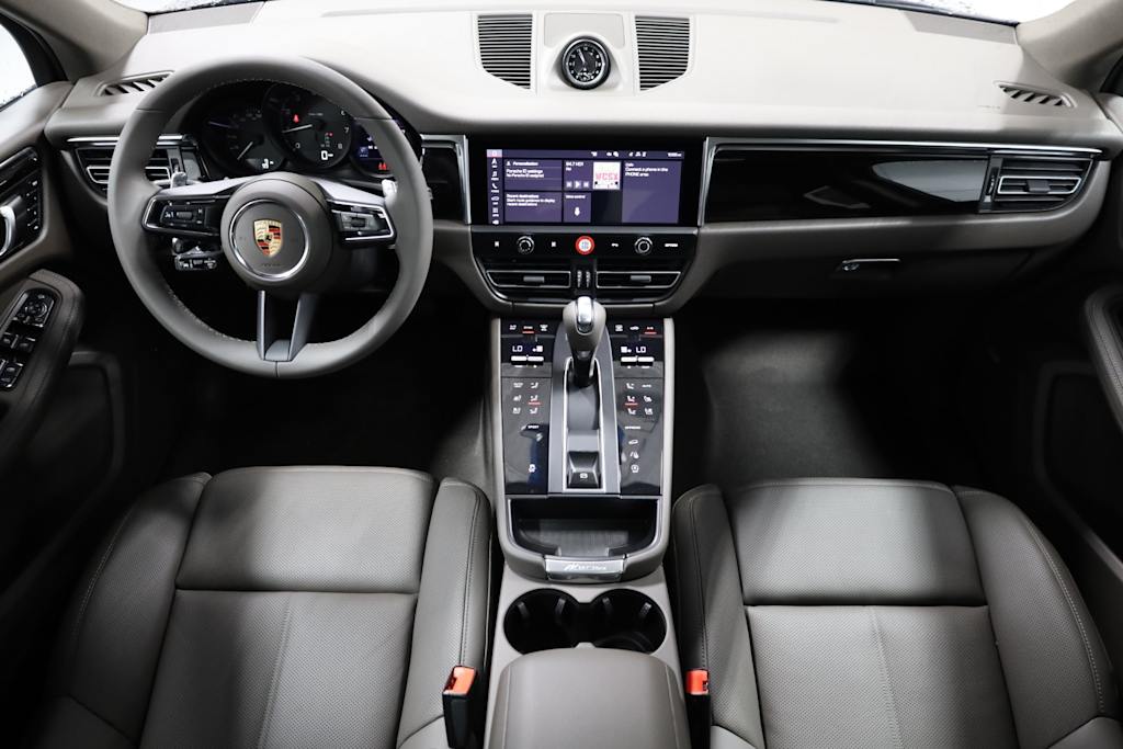 Thumbnail: 2024 Porsche Macan - 13