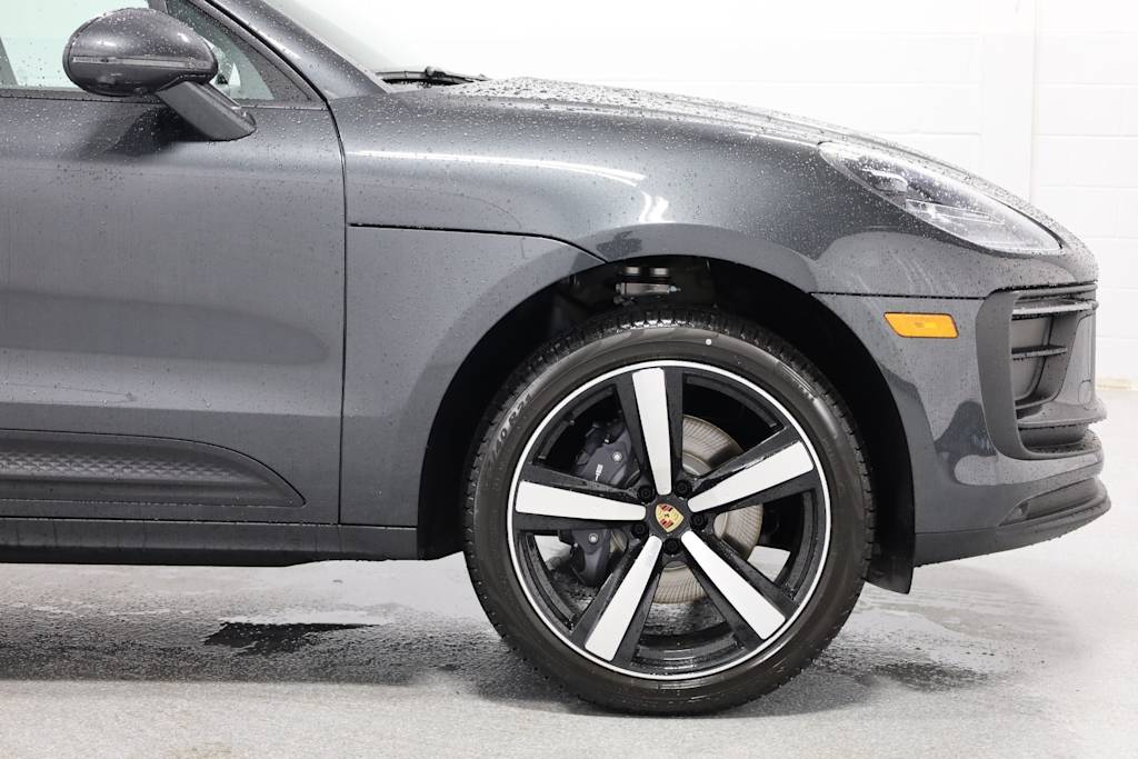 Thumbnail: 2024 Porsche Macan - 7