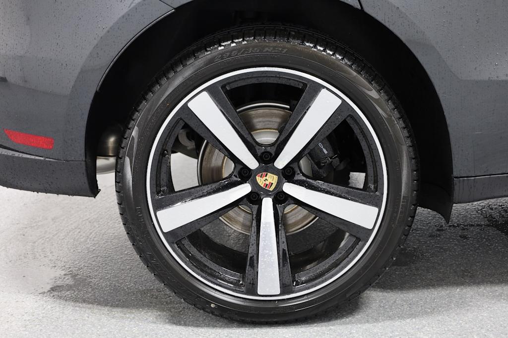 Thumbnail: 2024 Porsche Macan - 36