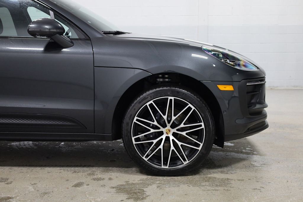 Thumbnail: 2026 Porsche Macan - 8