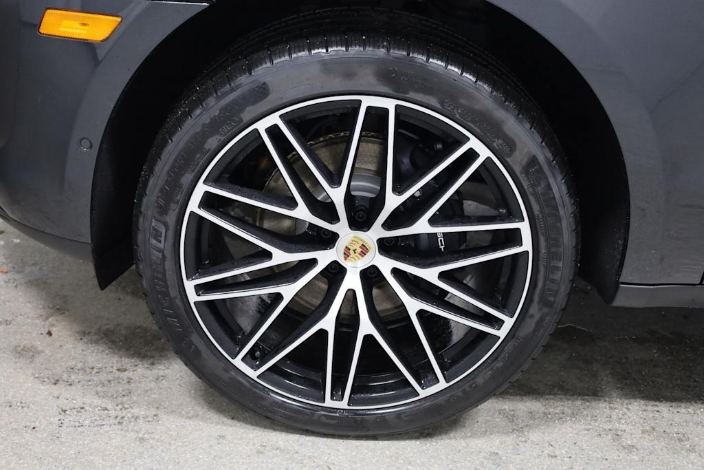 Thumbnail: 2026 Porsche Macan - 43