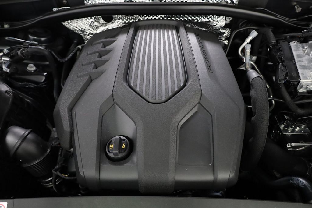 Thumbnail: 2026 Porsche Macan - 40