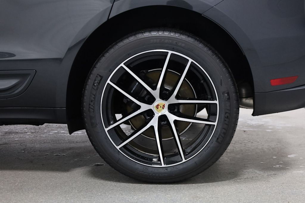 Thumbnail: 2026 Porsche Macan - 39