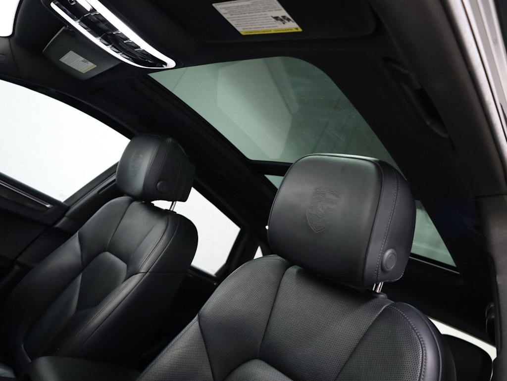 Thumbnail: 2020 Porsche Macan - 30