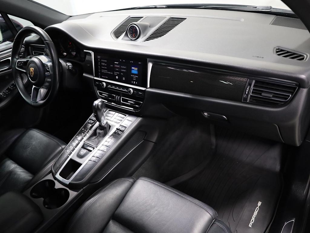 Thumbnail: 2020 Porsche Macan - 10