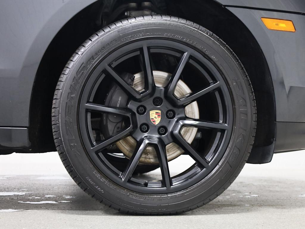 Thumbnail: 2020 Porsche Macan - 24