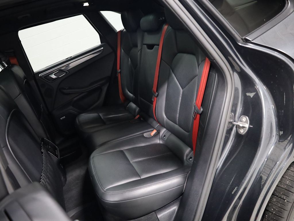 Thumbnail: 2020 Porsche Macan - 13