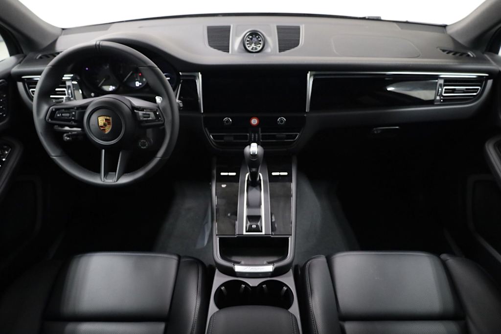 Thumbnail: 2026 Porsche Macan - 15