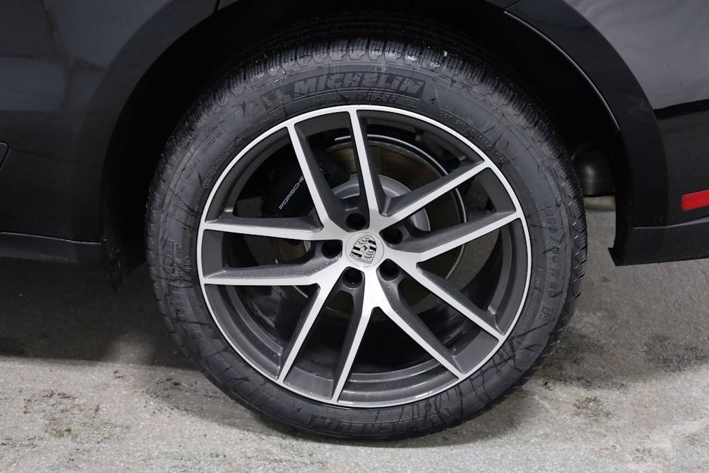 Thumbnail: 2026 Porsche Macan - 43