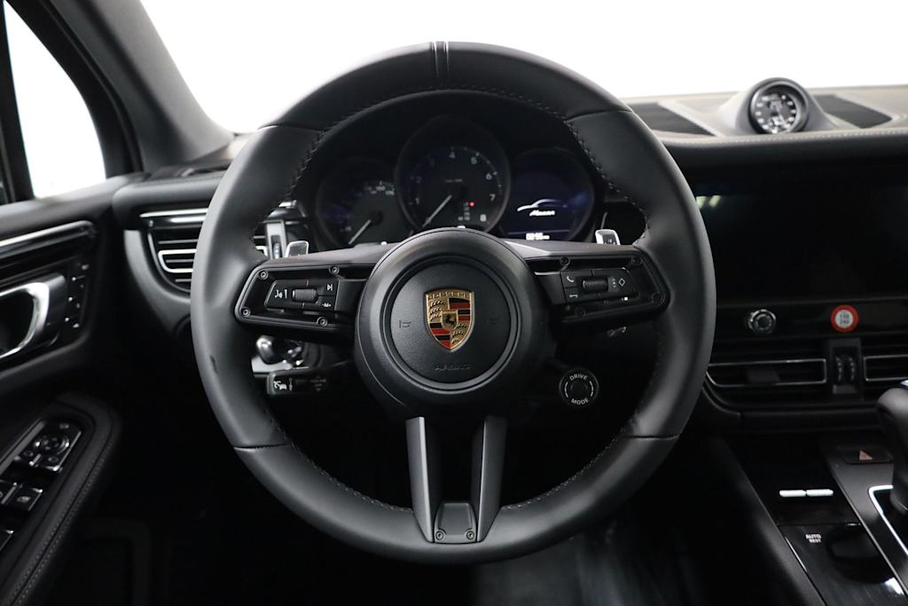 Thumbnail: 2026 Porsche Macan - 14