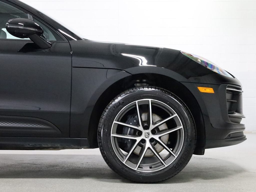 Thumbnail: 2026 Porsche Macan - 7