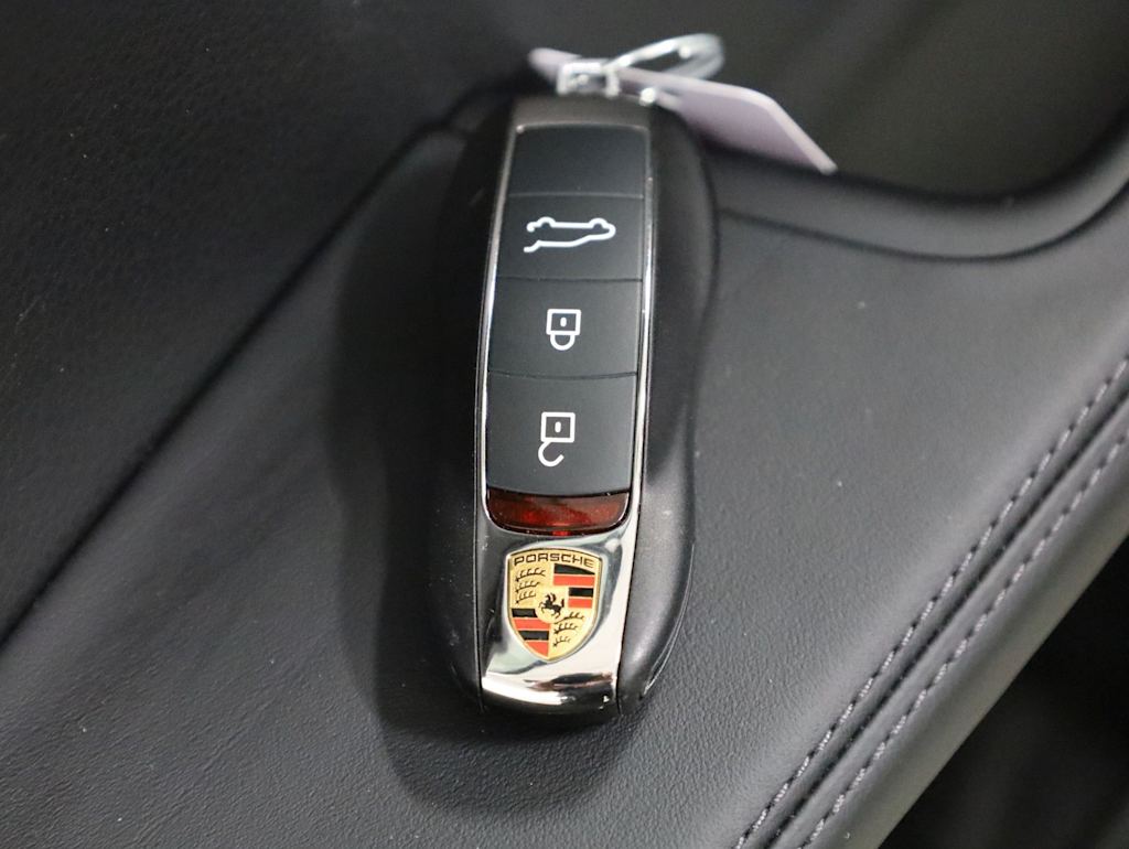 Thumbnail: 2026 Porsche Macan - 19