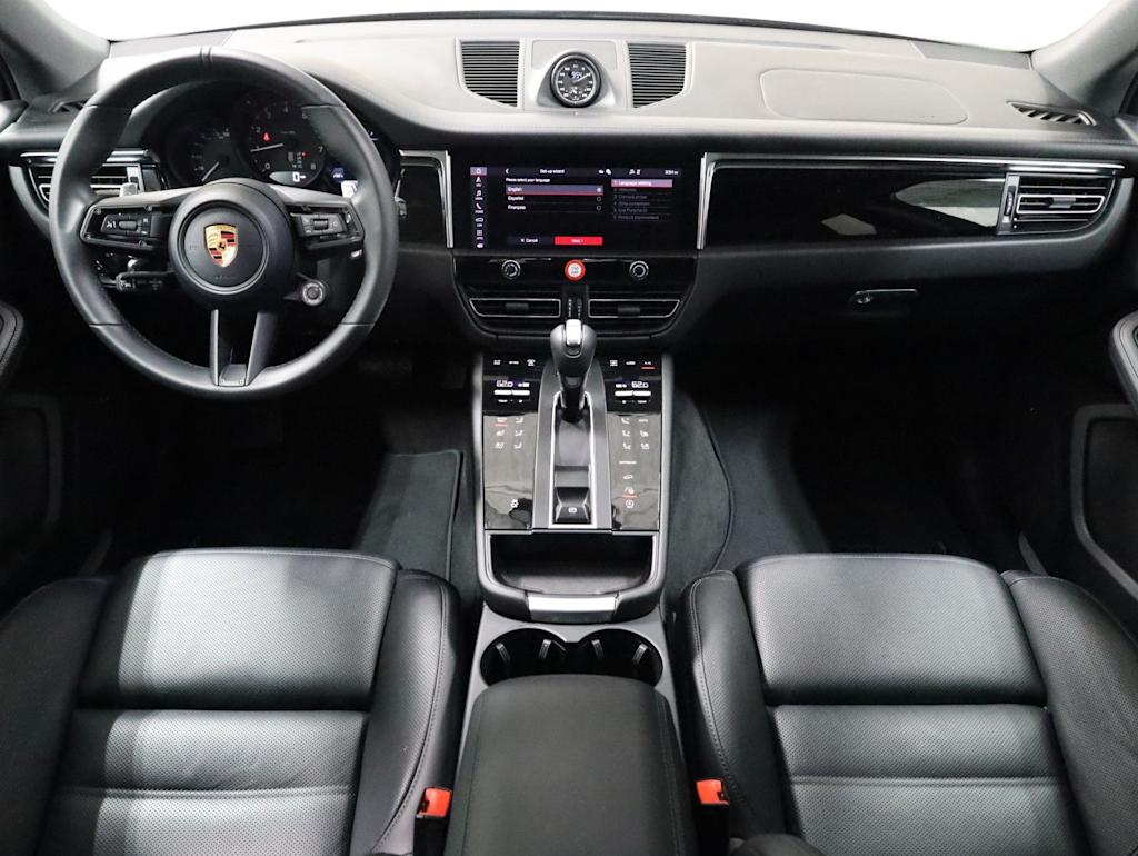 Thumbnail: 2026 Porsche Macan - 14