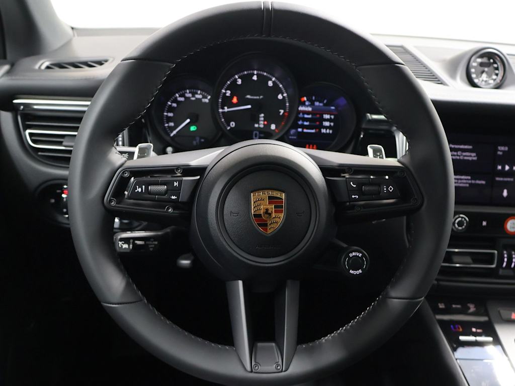 Thumbnail: 2026 Porsche Macan - 13