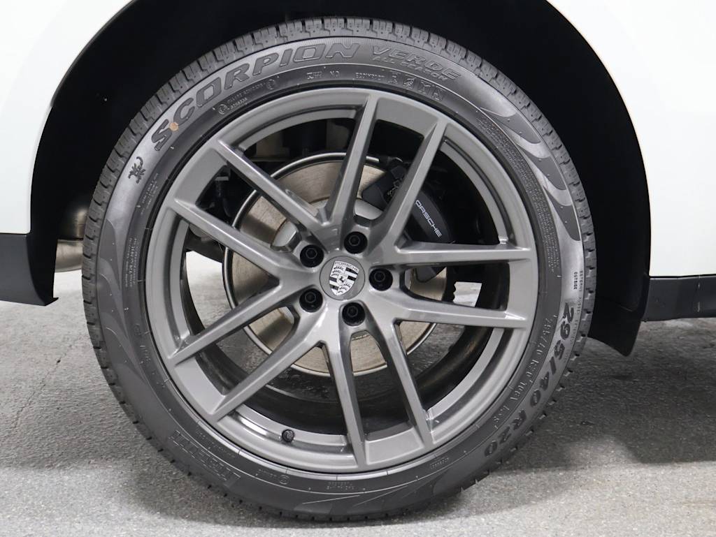 Thumbnail: 2026 Porsche Macan - 41