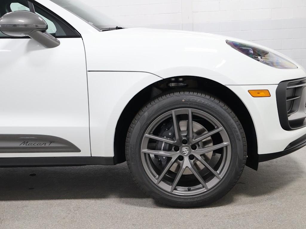 Thumbnail: 2026 Porsche Macan - 8