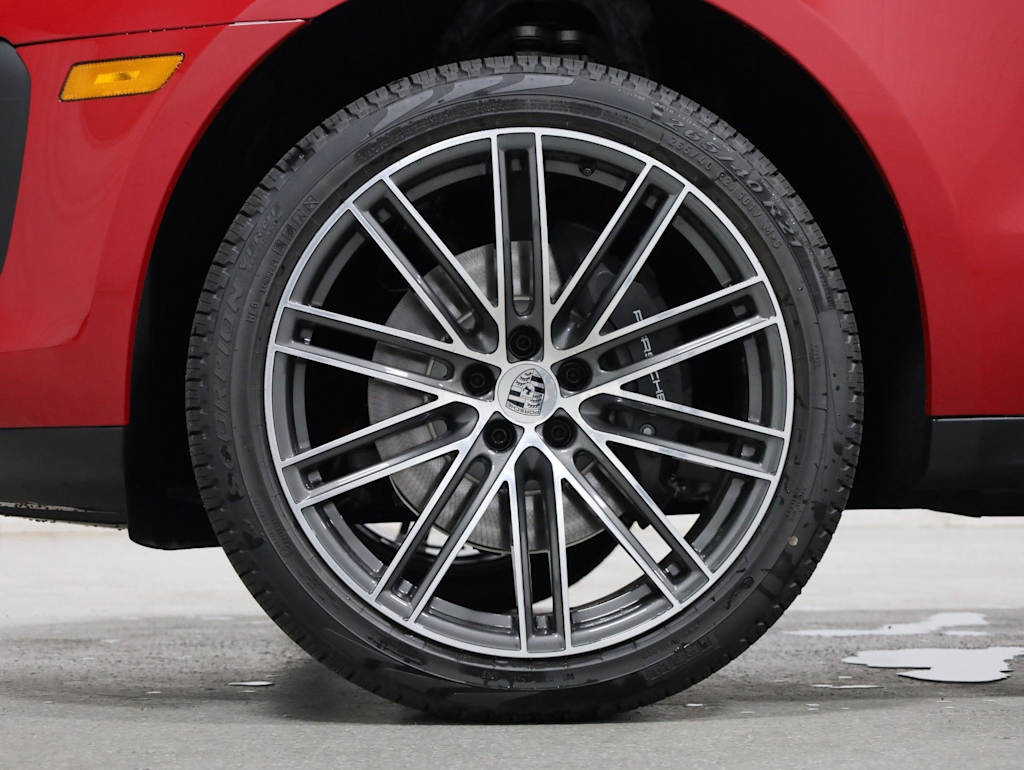 Thumbnail: 2026 Porsche Macan - 43