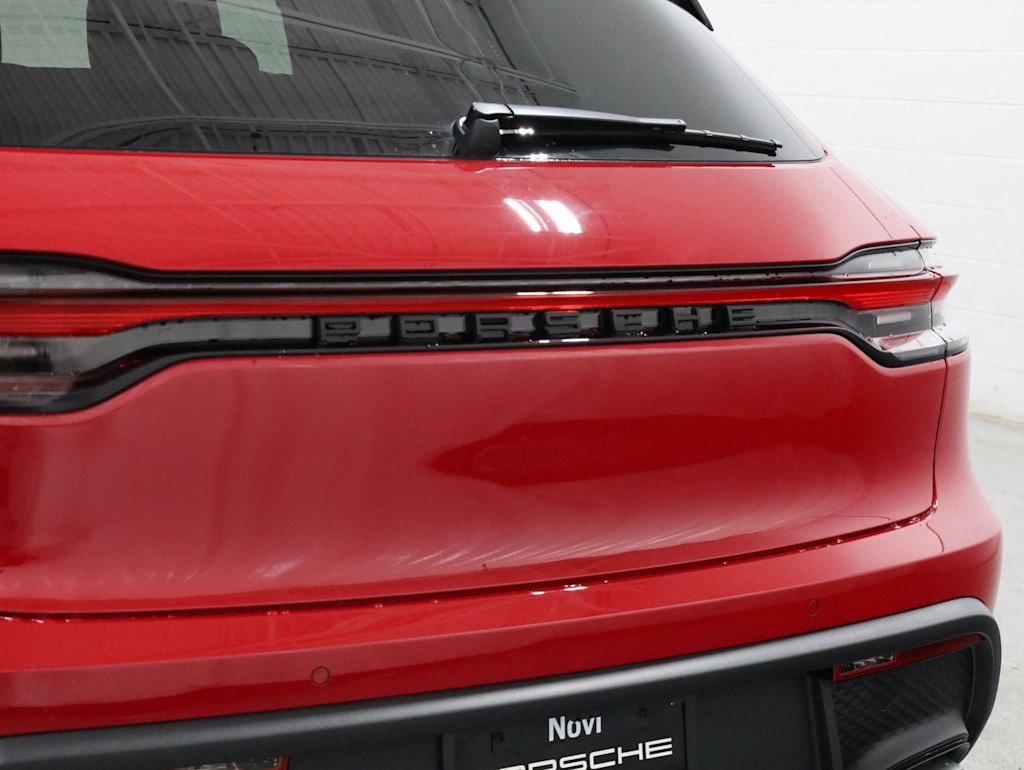 Thumbnail: 2026 Porsche Macan - 6