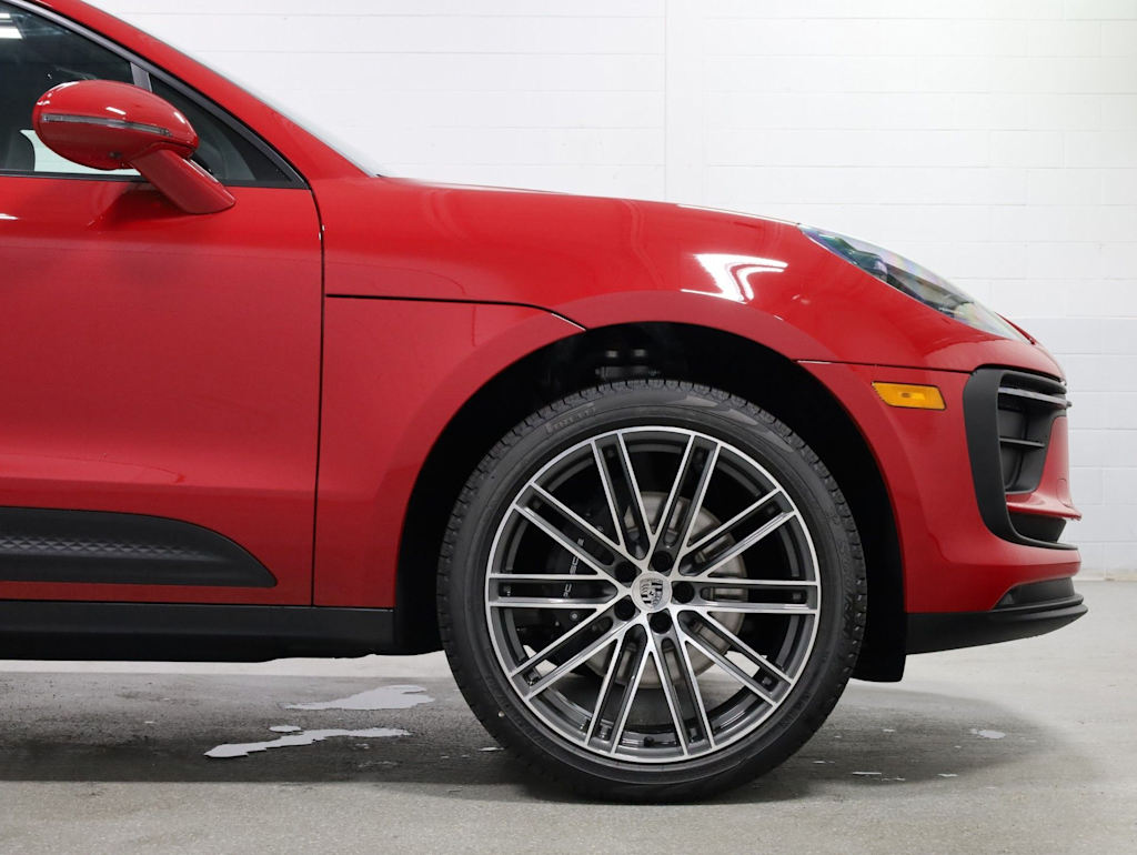 Thumbnail: 2026 Porsche Macan - 7