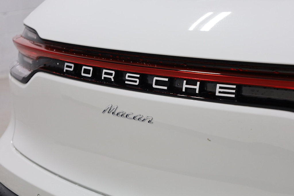 Thumbnail: 2026 Porsche Macan - 7