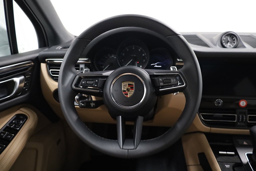 Thumbnail: 2026 Porsche Macan - 14