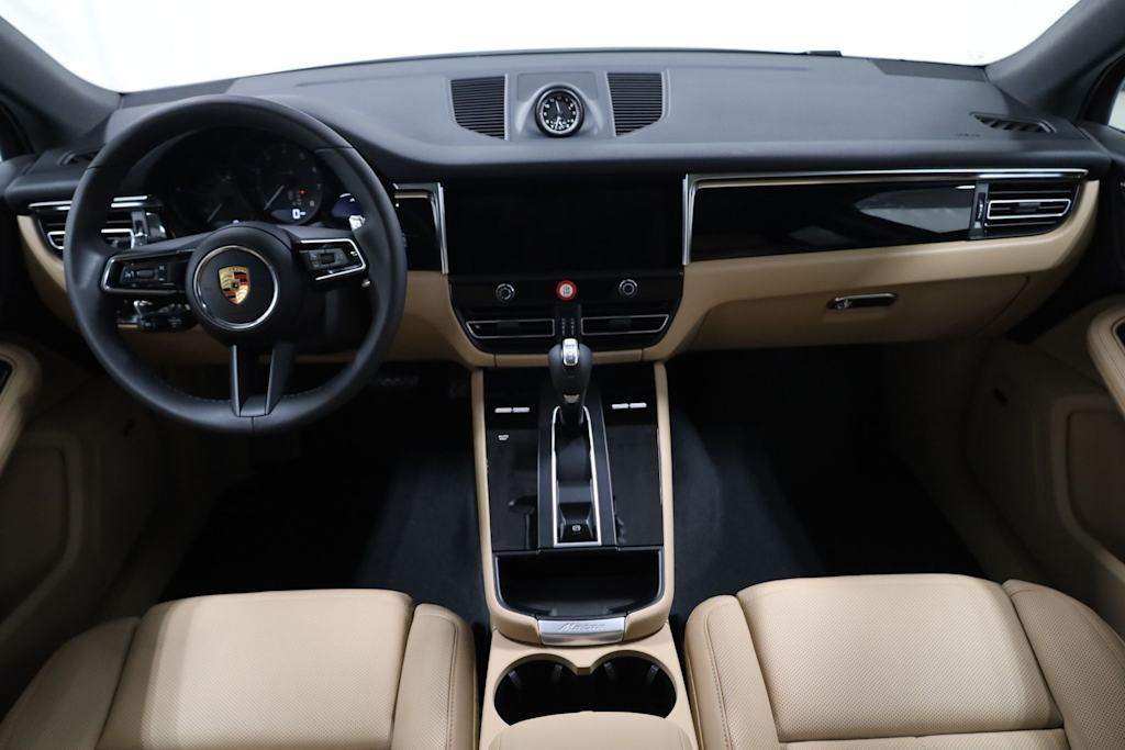 Thumbnail: 2026 Porsche Macan - 15