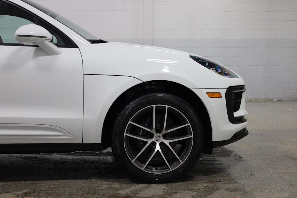 Thumbnail: 2026 Porsche Macan - 8