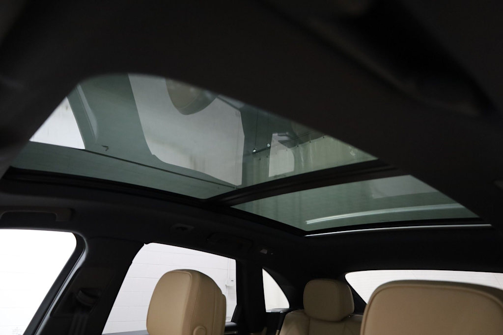 Thumbnail: 2026 Porsche Macan - 30