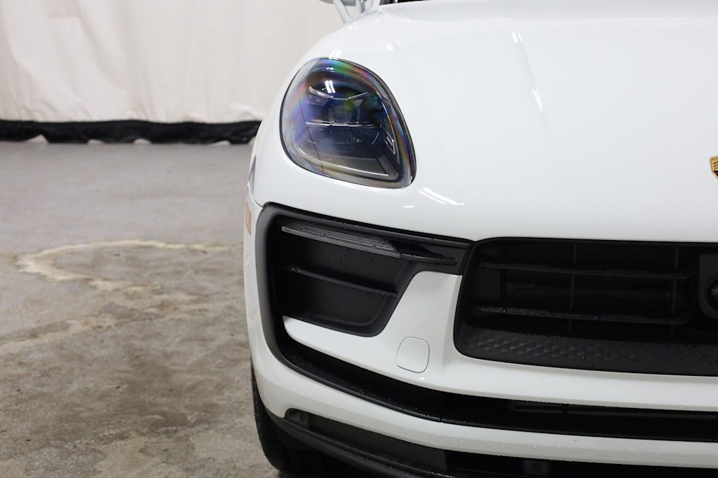 Thumbnail: 2026 Porsche Macan - 26