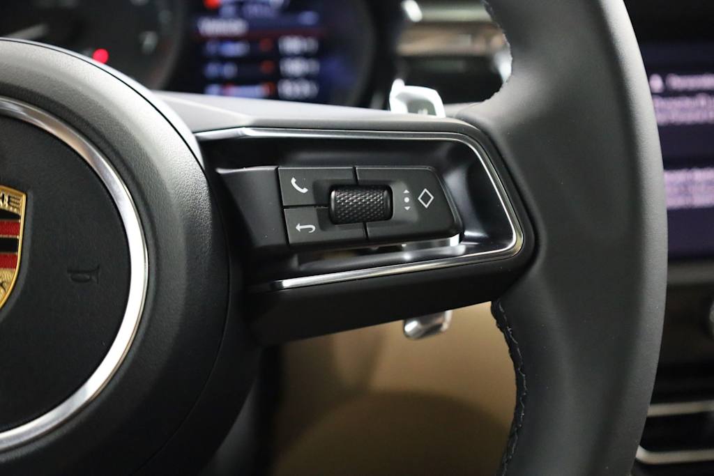 Thumbnail: 2026 Porsche Macan - 35