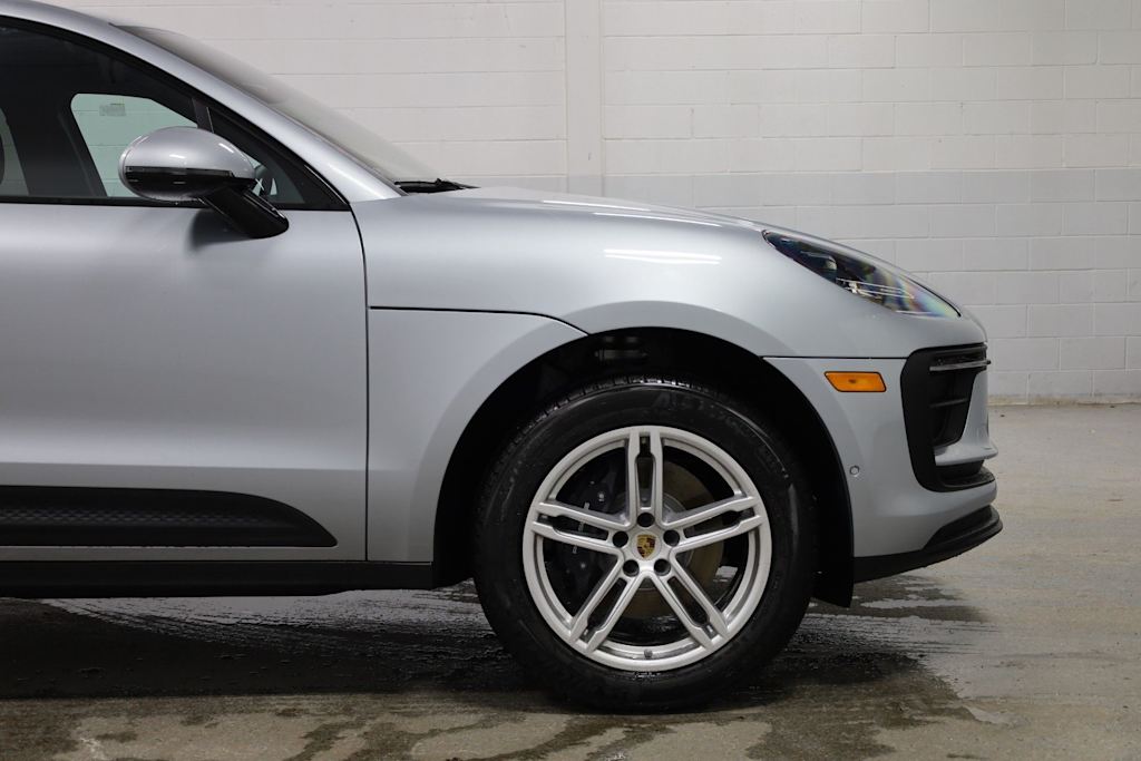 Thumbnail: 2026 Porsche Macan - 8