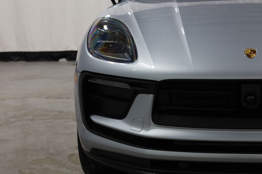 Thumbnail: 2026 Porsche Macan - 26
