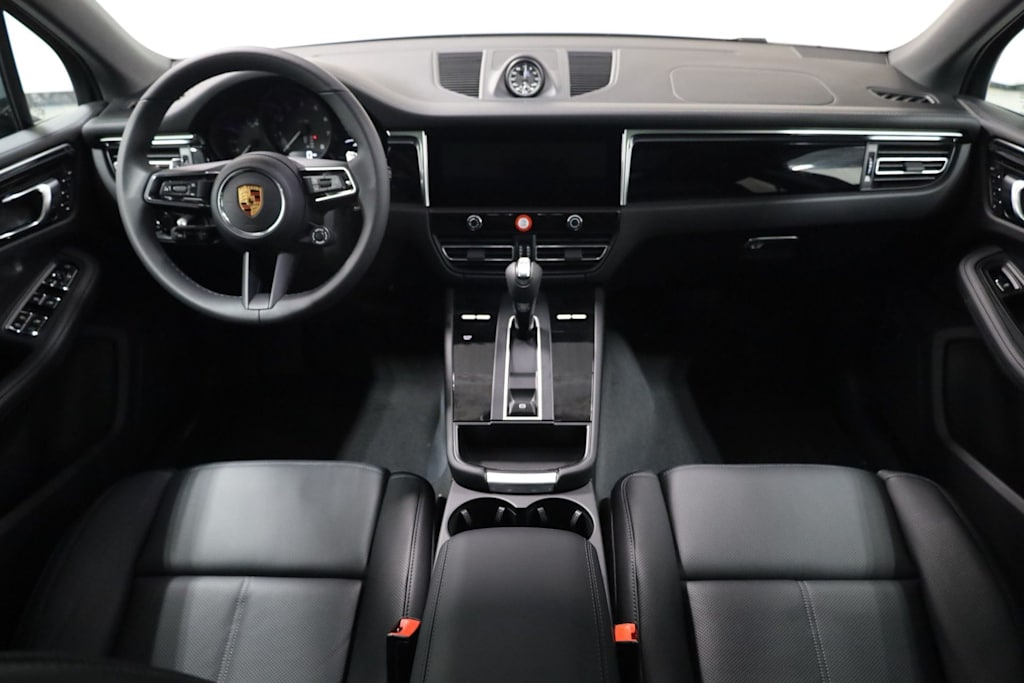 Thumbnail: 2026 Porsche Macan - 15