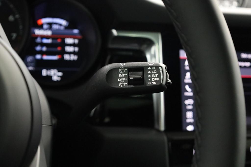 Thumbnail: 2026 Porsche Macan - 36