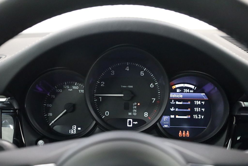 Thumbnail: 2026 Porsche Macan - 18
