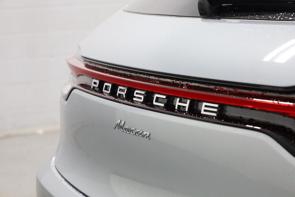 Thumbnail: 2026 Porsche Macan - 7