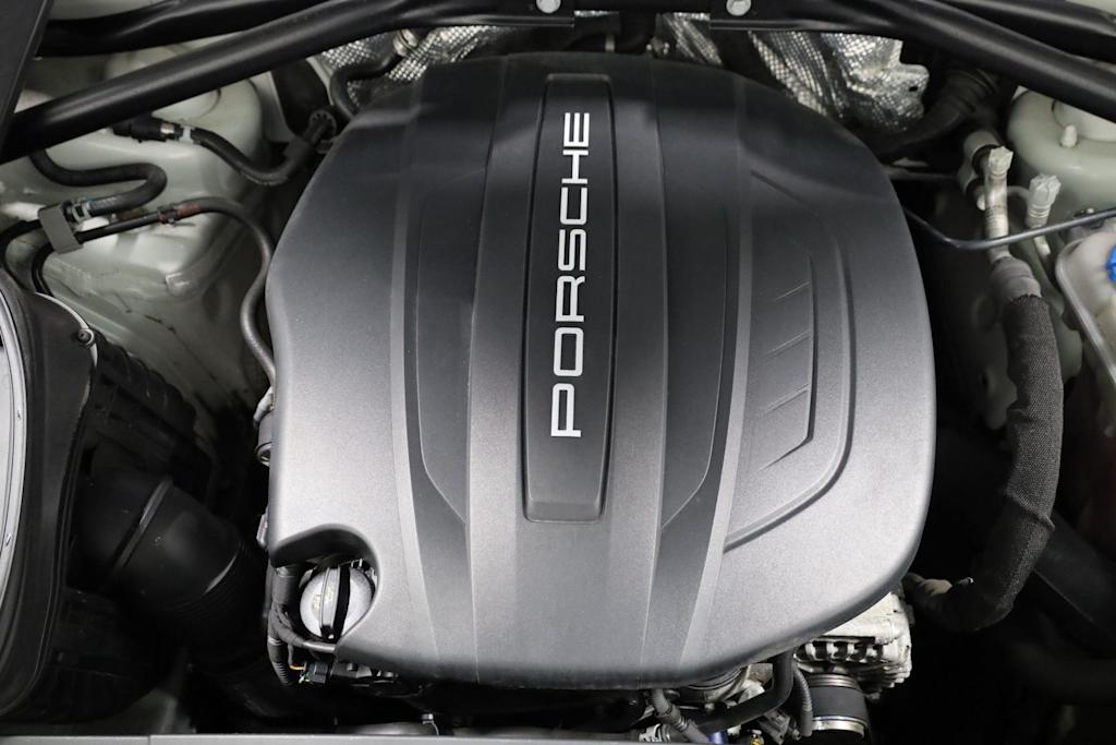 Thumbnail: 2017 Porsche Macan - 9