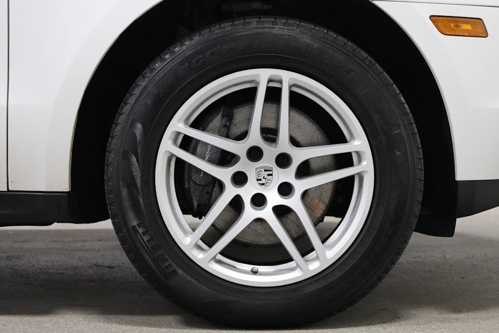 Thumbnail: 2017 Porsche Macan - 23