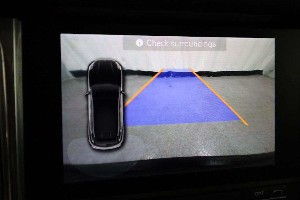 Thumbnail: 2017 Porsche Macan - 37