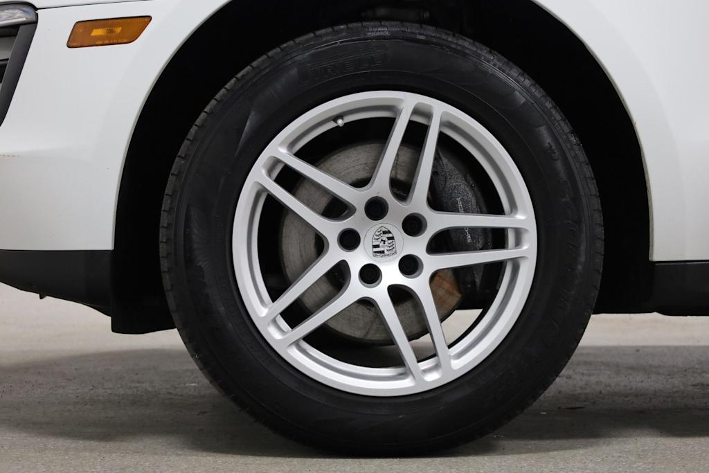 Thumbnail: 2017 Porsche Macan - 42