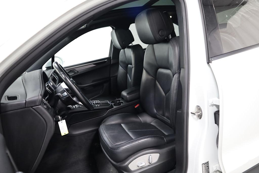 Thumbnail: 2017 Porsche Macan - 11