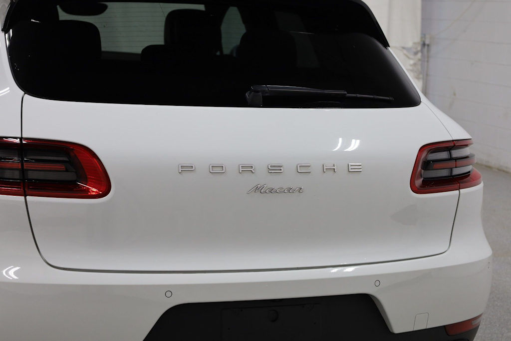 Thumbnail: 2017 Porsche Macan - 16