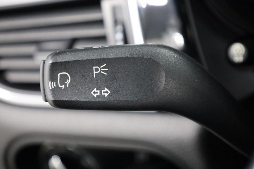 Thumbnail: 2017 Porsche Macan - 35